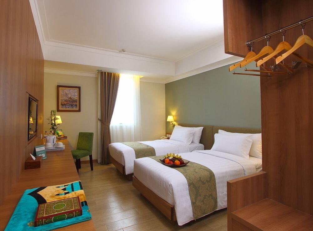 Aziza Syariah Hotel Solo By Horison Exterior photo