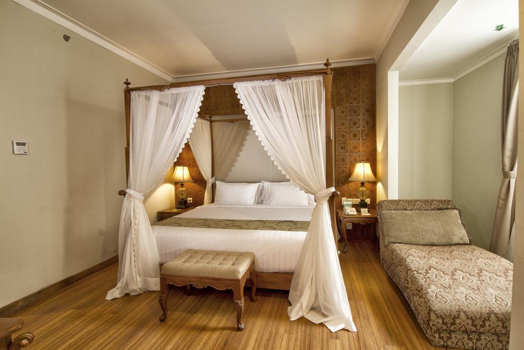 Aziza Syariah Hotel Solo By Horison Room photo