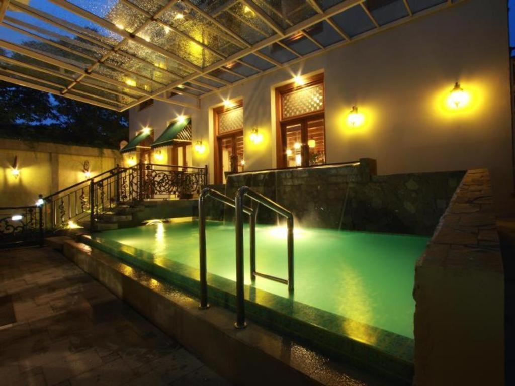 Aziza Syariah Hotel Solo By Horison Exterior photo