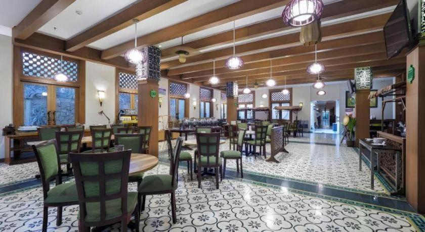 Aziza Syariah Hotel Solo By Horison Exterior photo